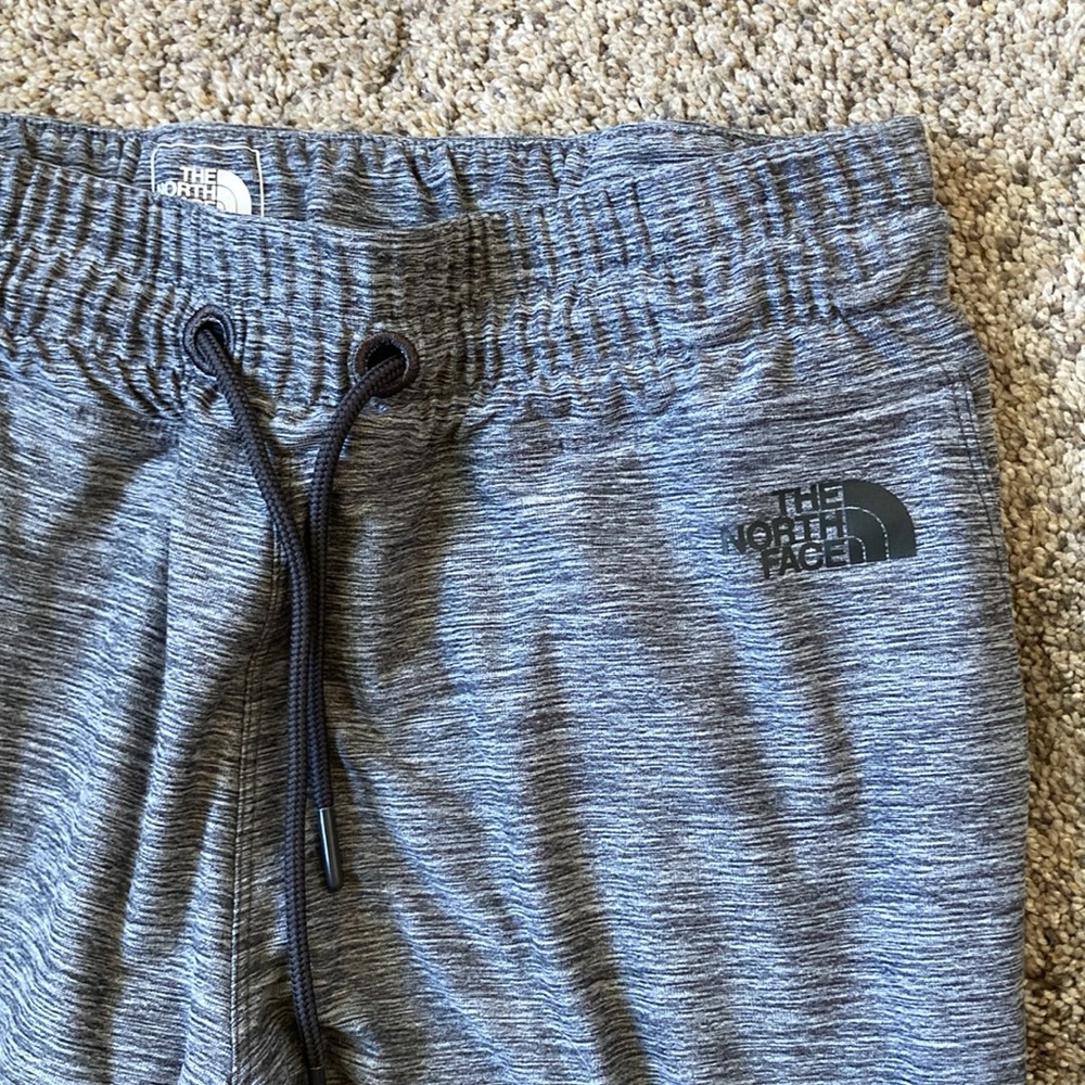 Women’s Northface Joggers - Picture 2 of 7